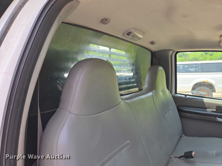 image for item EM7461 2006 Ford F350 Super Duty XL flatbed pickup truck