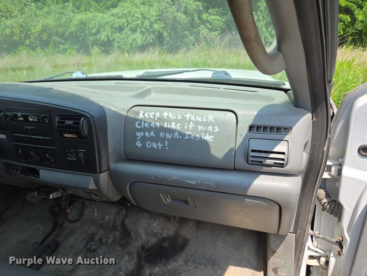 image for item EM7461 2006 Ford F350 Super Duty XL flatbed pickup truck