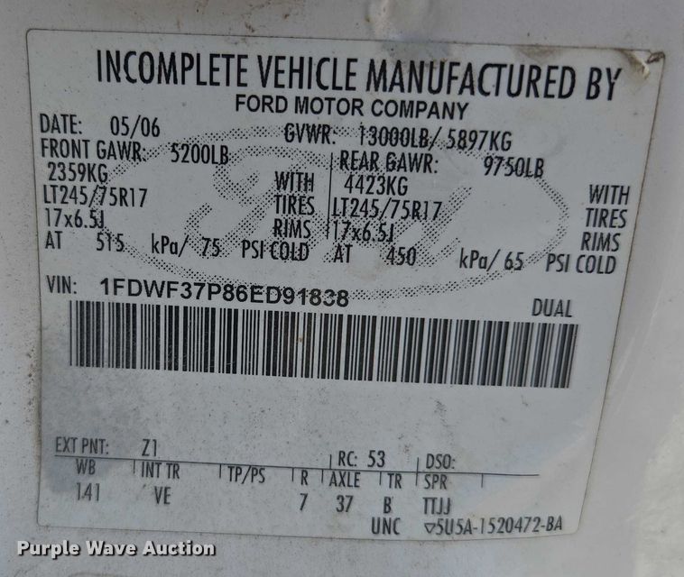 image for item EM7461 2006 Ford F350 Super Duty XL flatbed pickup truck