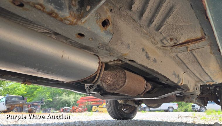 image for item EM7462 2000 Jeep Cherokee SUV