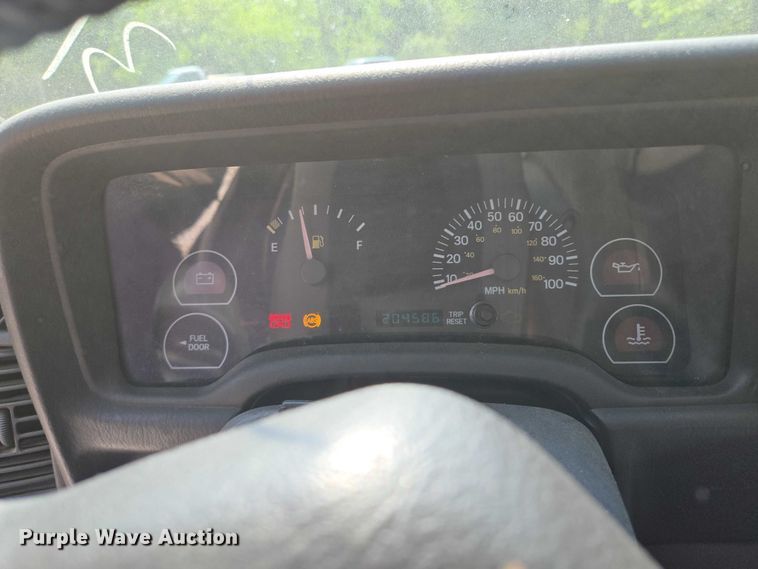 image for item EM7462 2000 Jeep Cherokee SUV