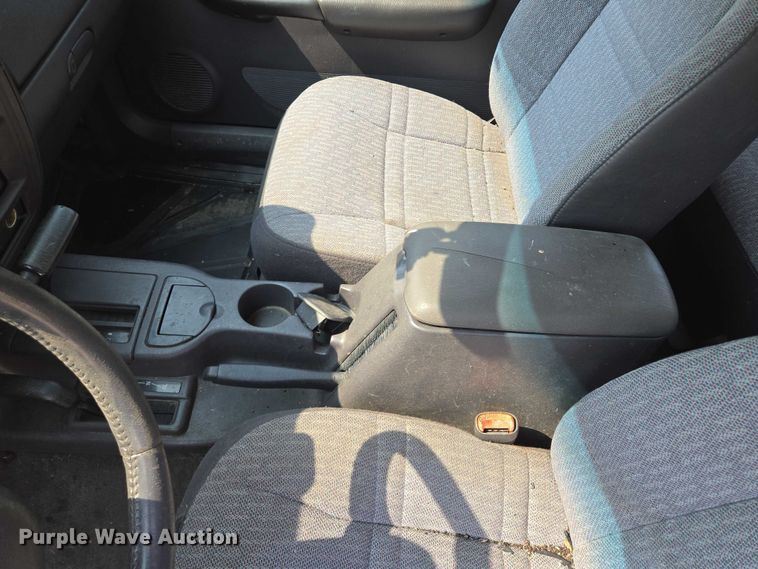 image for item EM7462 2000 Jeep Cherokee SUV