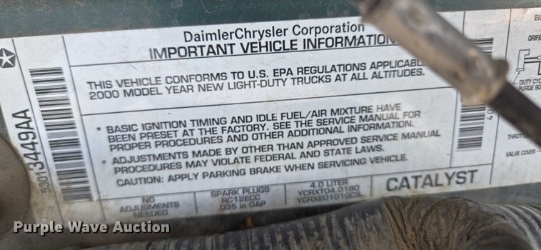 image for item EM7462 2000 Jeep Cherokee SUV