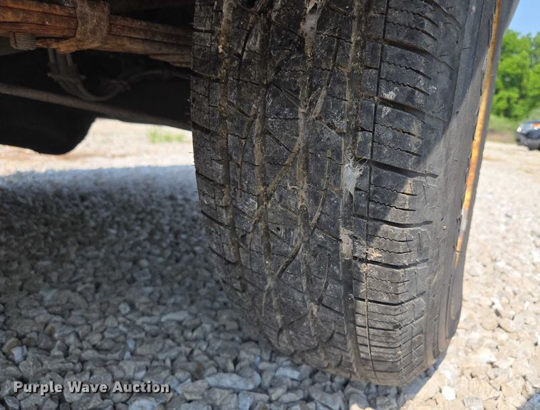 image for item EM7462 2000 Jeep Cherokee SUV