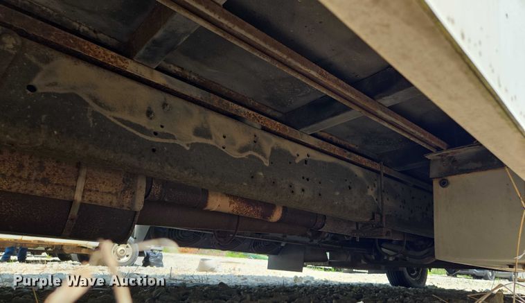 image for item EM7464 2006 Ford E450 Super Duty shuttle bus