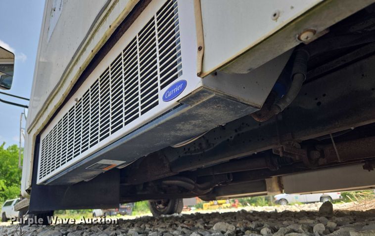 image for item EM7464 2006 Ford E450 Super Duty shuttle bus