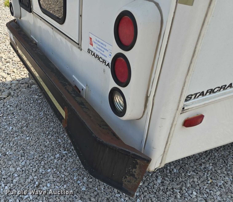 image for item EM7465 2005 Ford E450 Super Duty shuttle bus