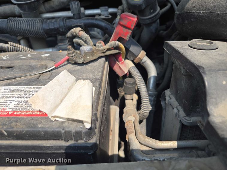 image for item EM7465 2005 Ford E450 Super Duty shuttle bus