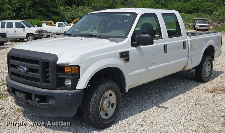 image for item EM7466 2008 Ford F350 Super Duty XL Crew Cab pickup truck