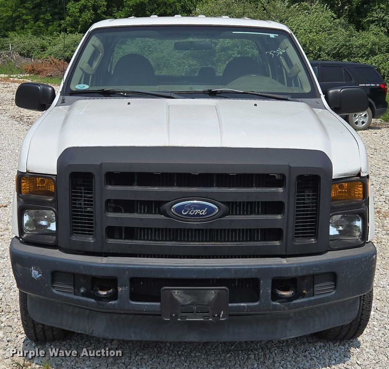 image for item EM7466 2008 Ford F350 Super Duty XL Crew Cab pickup truck