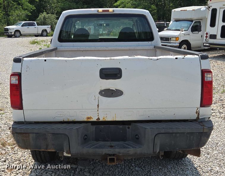 image for item EM7466 2008 Ford F350 Super Duty XL Crew Cab pickup truck