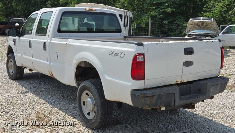 image for item EM7466 2008 Ford F350 Super Duty XL Crew Cab pickup truck