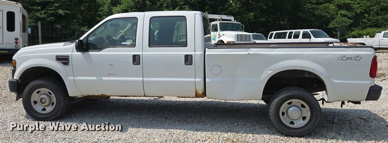 image for item EM7466 2008 Ford F350 Super Duty XL Crew Cab pickup truck