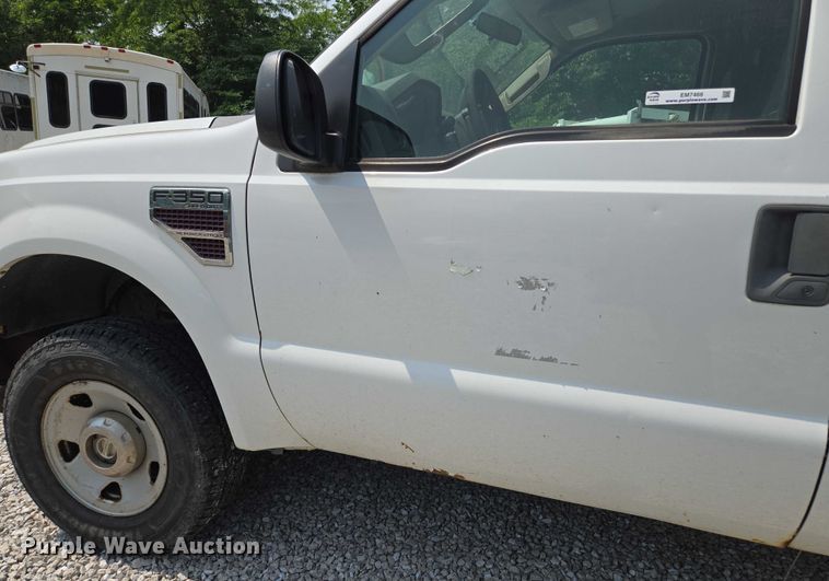 image for item EM7466 2008 Ford F350 Super Duty XL Crew Cab pickup truck