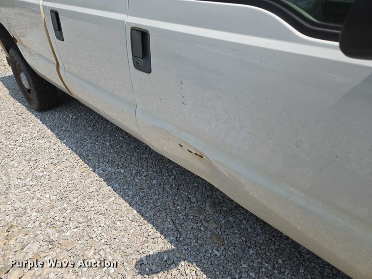 image for item EM7466 2008 Ford F350 Super Duty XL Crew Cab pickup truck