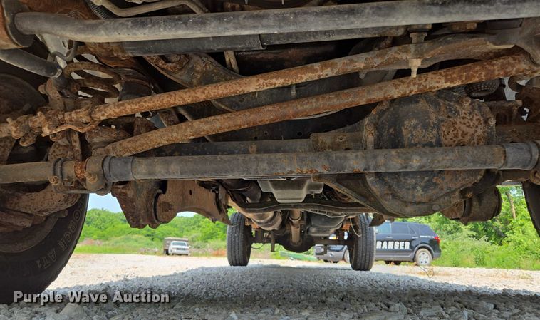 image for item EM7466 2008 Ford F350 Super Duty XL Crew Cab pickup truck