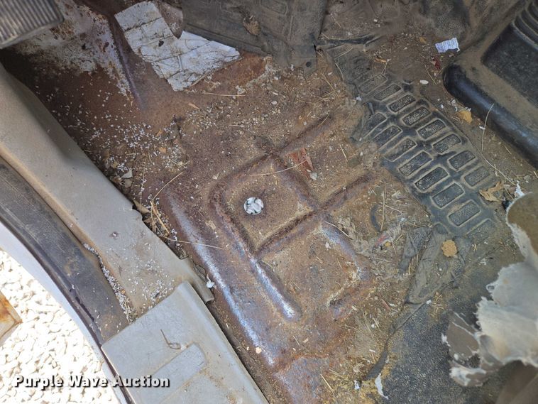 image for item EM7466 2008 Ford F350 Super Duty XL Crew Cab pickup truck