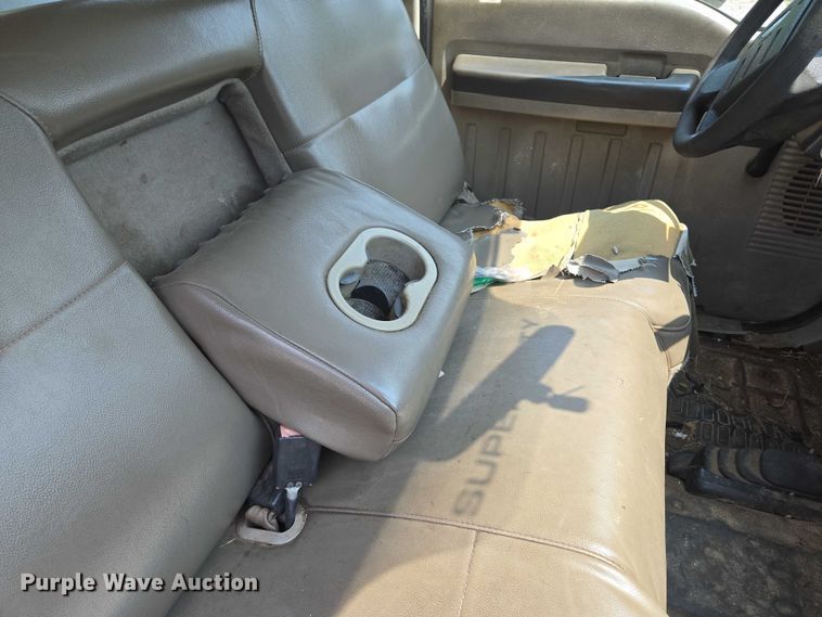 image for item EM7466 2008 Ford F350 Super Duty XL Crew Cab pickup truck