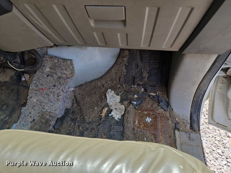 image for item EM7466 2008 Ford F350 Super Duty XL Crew Cab pickup truck