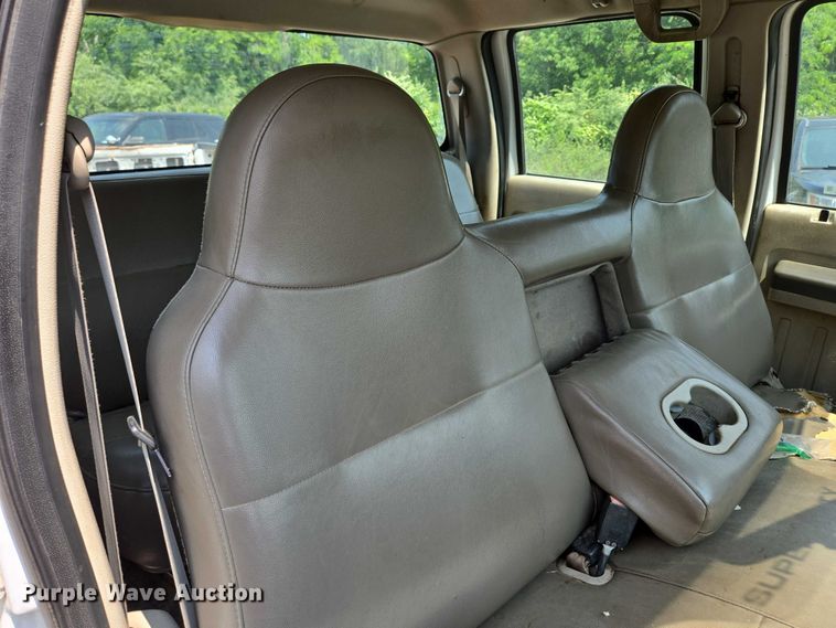 image for item EM7466 2008 Ford F350 Super Duty XL Crew Cab pickup truck