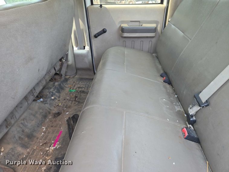 image for item EM7466 2008 Ford F350 Super Duty XL Crew Cab pickup truck