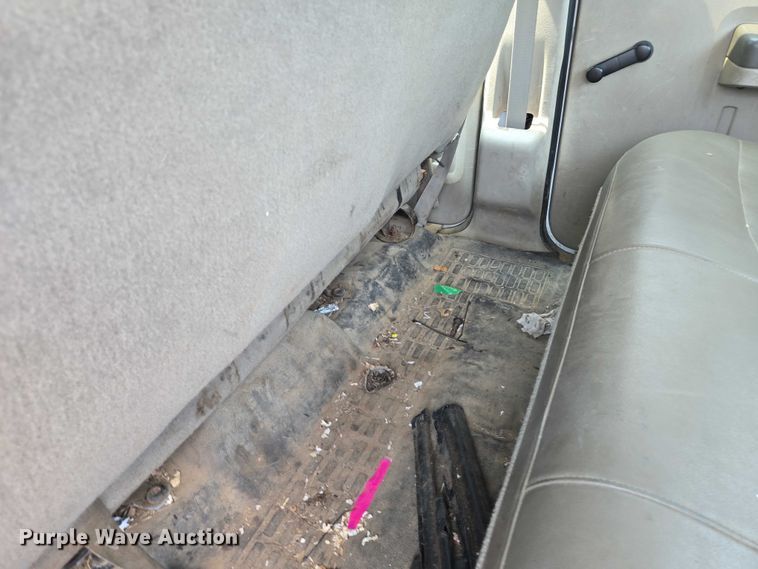 image for item EM7466 2008 Ford F350 Super Duty XL Crew Cab pickup truck