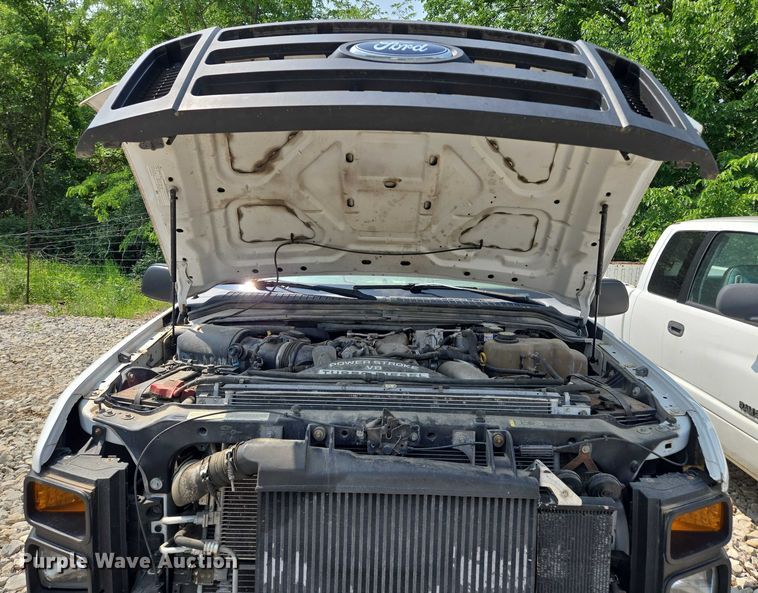 image for item EM7466 2008 Ford F350 Super Duty XL Crew Cab pickup truck