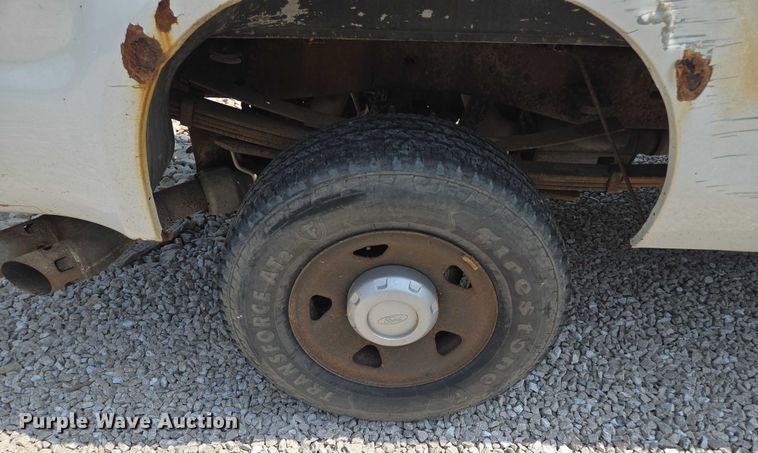 image for item EM7466 2008 Ford F350 Super Duty XL Crew Cab pickup truck