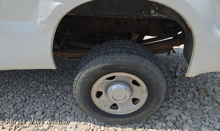 image for item EM7466 2008 Ford F350 Super Duty XL Crew Cab pickup truck