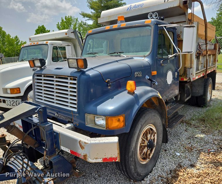 image for item EM7470 1998 International 4900 dump truck