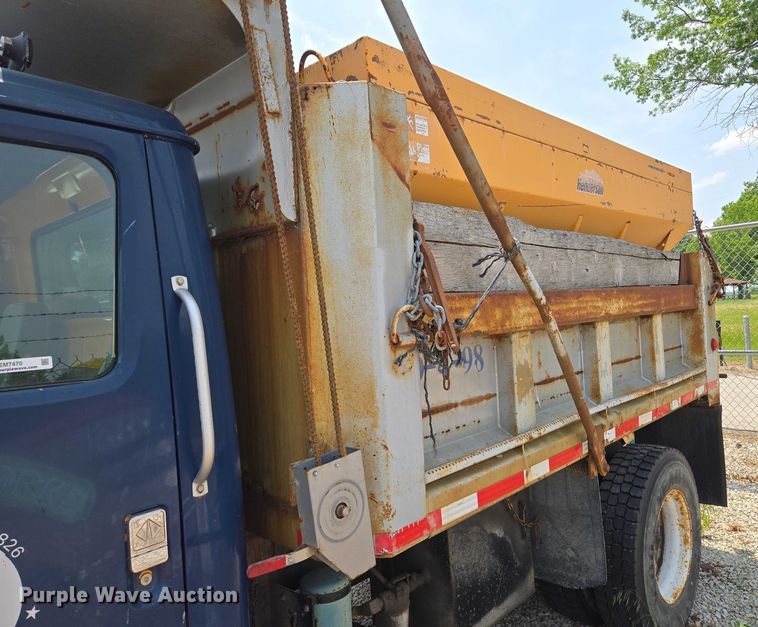 image for item EM7470 1998 International 4900 dump truck