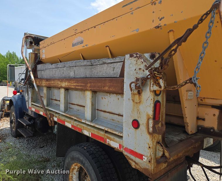 image for item EM7470 1998 International 4900 dump truck