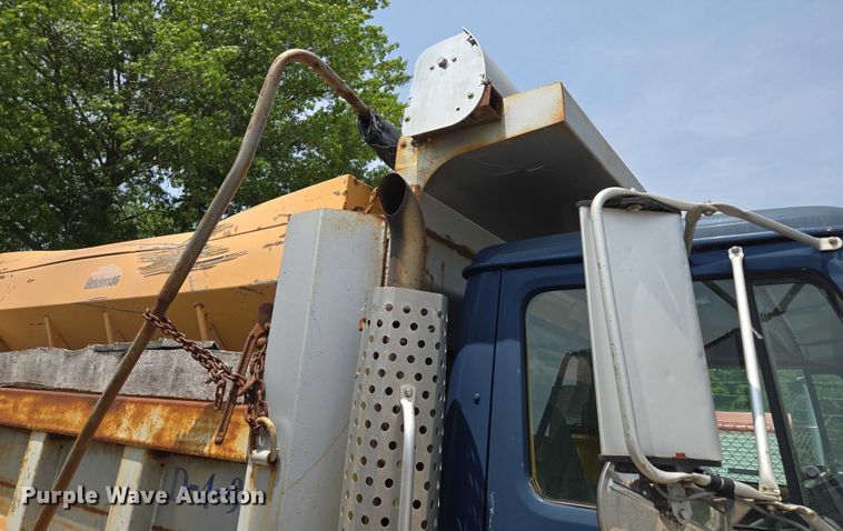 image for item EM7470 1998 International 4900 dump truck