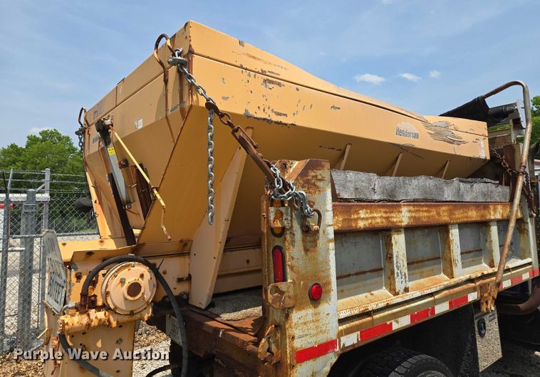 image for item EM7470 1998 International 4900 dump truck