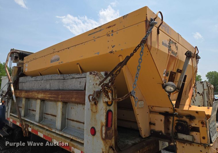 image for item EM7470 1998 International 4900 dump truck