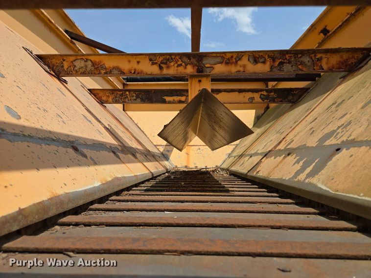 image for item EM7470 1998 International 4900 dump truck