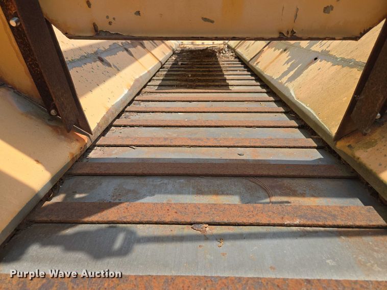 image for item EM7470 1998 International 4900 dump truck