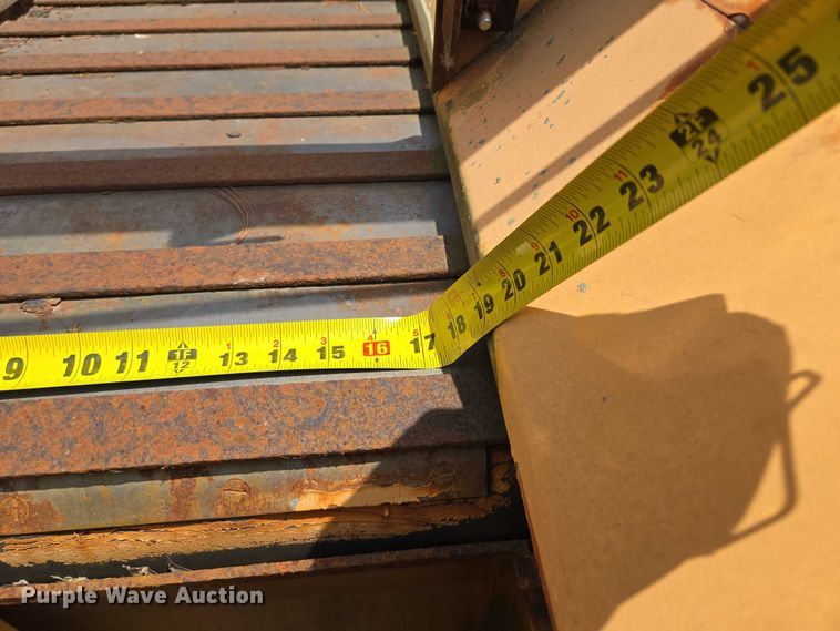 image for item EM7470 1998 International 4900 dump truck