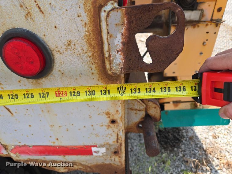 image for item EM7470 1998 International 4900 dump truck