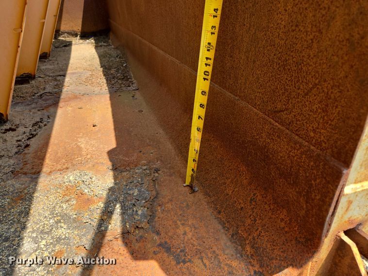 image for item EM7470 1998 International 4900 dump truck