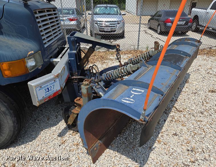 image for item EM7470 1998 International 4900 dump truck