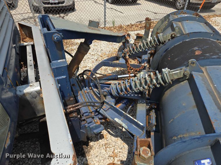 image for item EM7470 1998 International 4900 dump truck