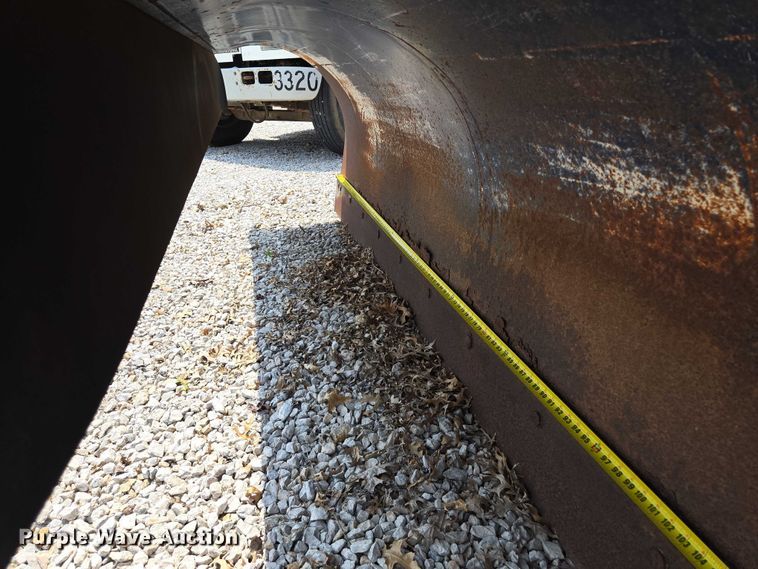 image for item EM7470 1998 International 4900 dump truck