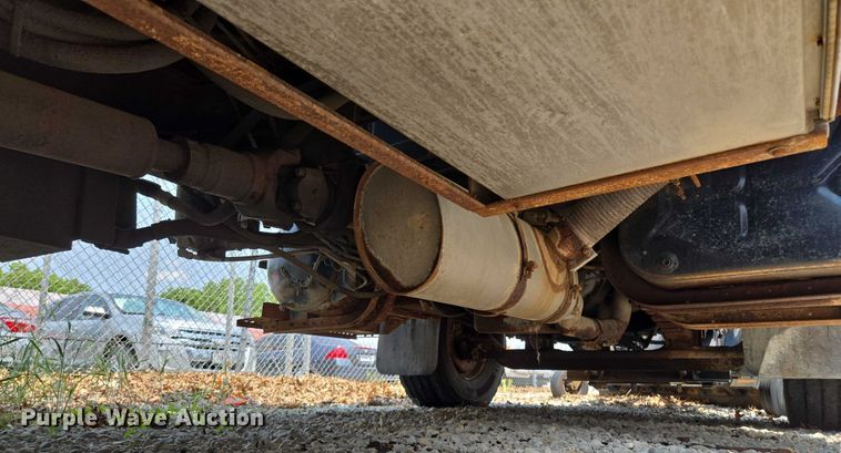 image for item EM7470 1998 International 4900 dump truck