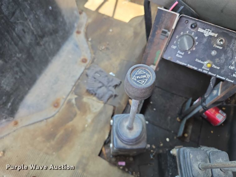 image for item EM7470 1998 International 4900 dump truck