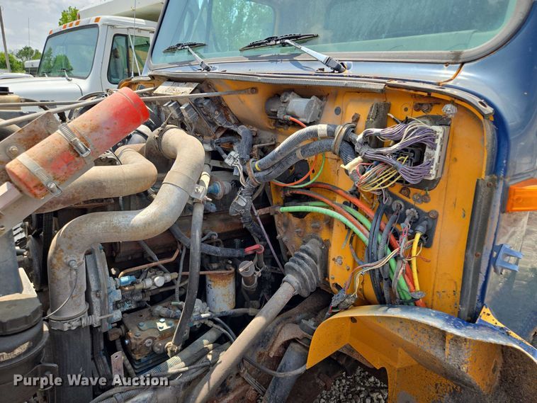 image for item EM7470 1998 International 4900 dump truck