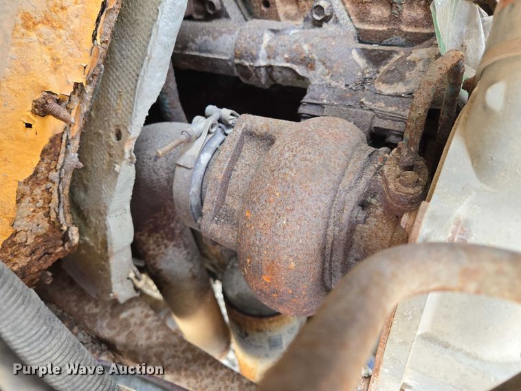 image for item EM7470 1998 International 4900 dump truck