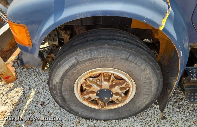 image for item EM7470 1998 International 4900 dump truck