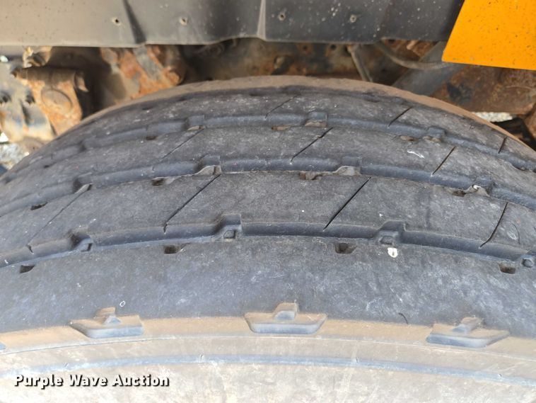 image for item EM7470 1998 International 4900 dump truck