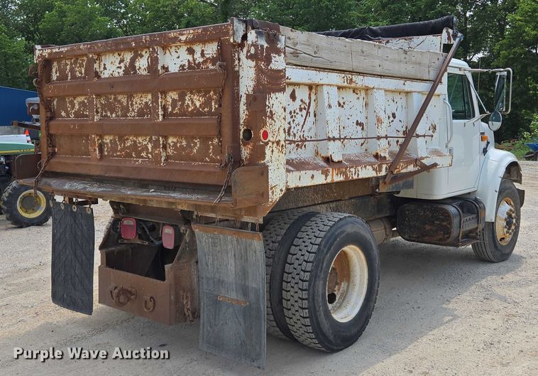 image for item EM7471 1996 International 4700 dump truck
